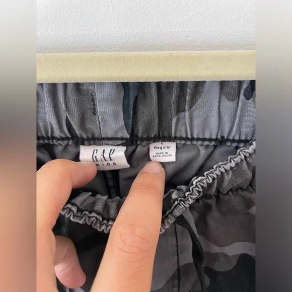 GAP kids black camo size Large (10-11) joggers - Picture 5 of 7